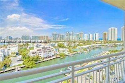 1529 - 400 Kings Point Dr, Home with 1 bedrooms, 1 bathrooms and null parking in Sunny Isles Beach FL | Image 2