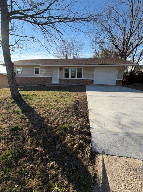 1207 Washington Ave, West Plains, MO, 65775-3164 | Card Image