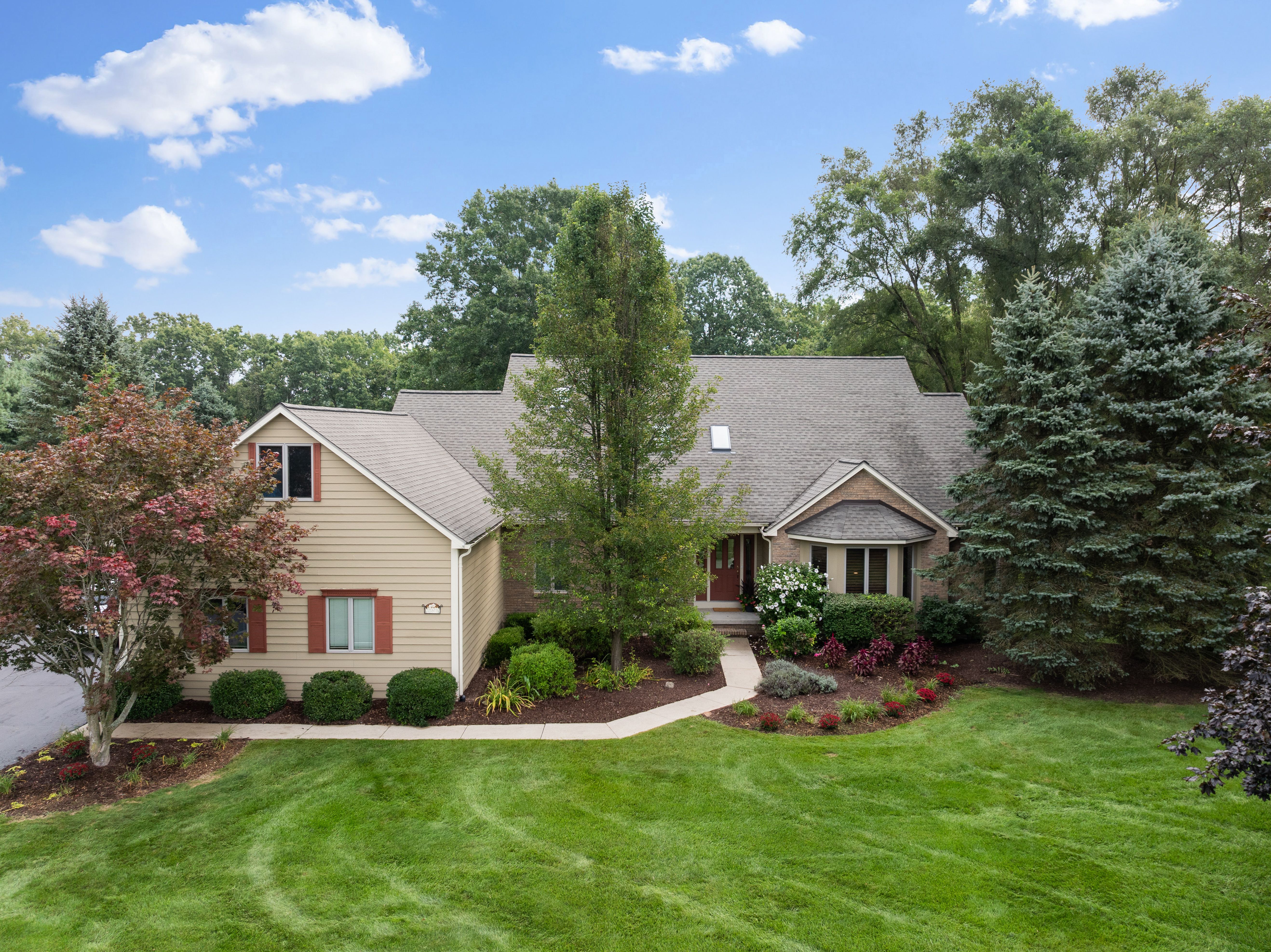 Home Shore Dr, Pinckney, MI 48169
