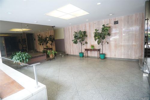 3g-63-45 Saunders St, Rego Park, NY, 11374 | Card Image