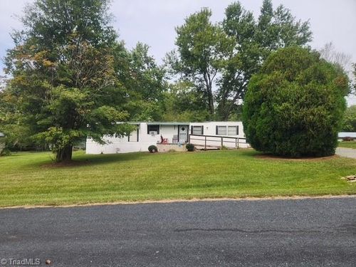 3528 Crestwood Country Ct, Trinity, NC, 27370-7323 | Card Image
