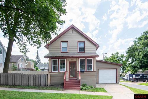 517 E Elm St, Mankato, MN, 56001-6107 | Card Image