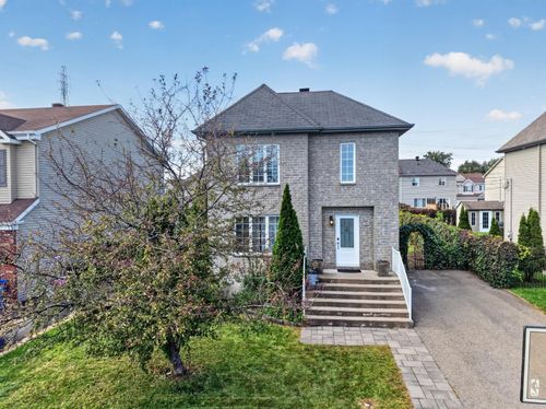 18 Av. Chamberry, Les Cèdres, QC, J7T0C5 | Card Image