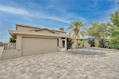 31 Freshwater Dr, PALM HARBOR, FL, 34684-1106 | Card Image