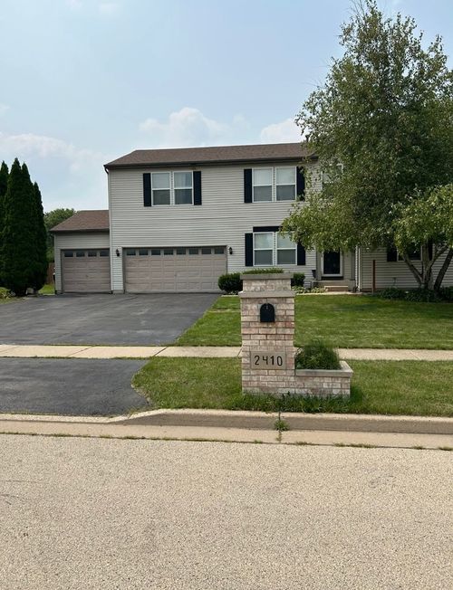 2410 Westfield Ln, Belvidere, IL, 61008-7343 | Card Image