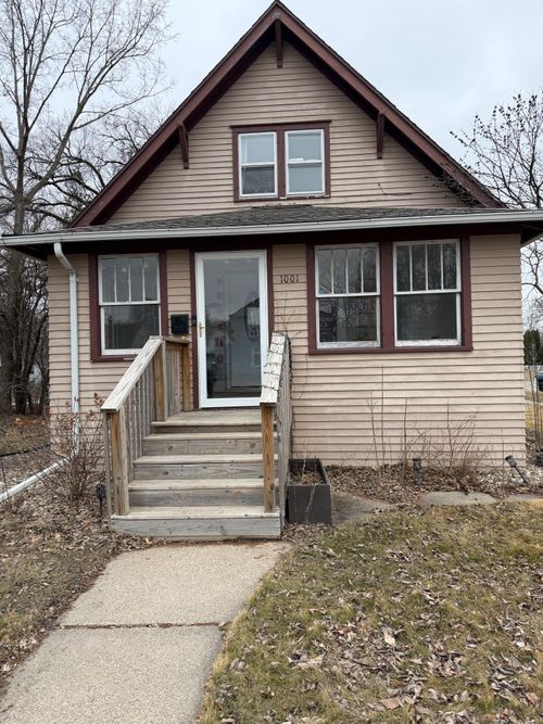 1001 4th St S, Moorhead, MN, 56560-3356 | Card Image