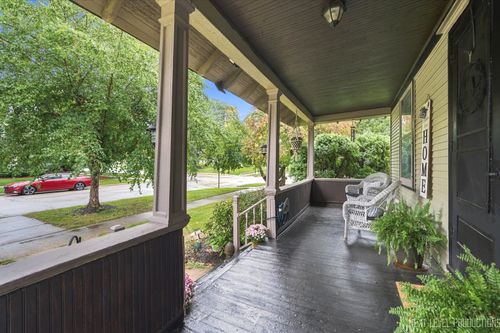 304 N Worth Ave, Elgin, IL, 60123-3449 | Card Image
