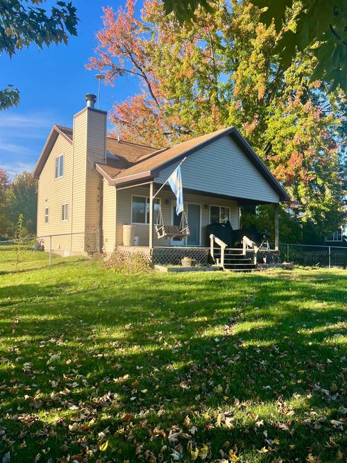 10653 Maple Dr, Riverdale, MI, 48877-8753 | Card Image