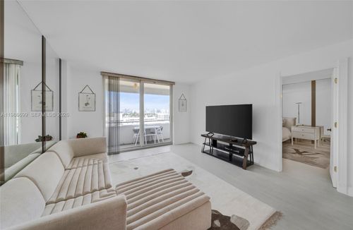 apt-1102-465 Ocean Dr, Miami Beach, FL, 33139-6628 | Card Image
