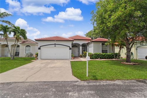 3090 Se 7th Pl, Homestead, FL, 33033-5299 | Card Image
