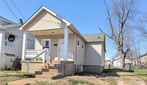 137 W Arlee Ave, Saint Louis, MO, 63125-2748 | Card Image