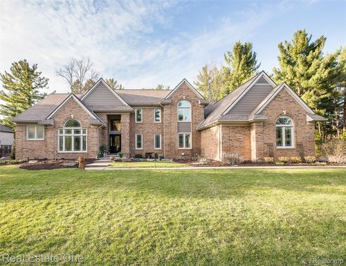 5350 Hidden Pines Dr, Brighton, MI, 48116-7734 | Card Image