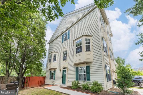 8226 Bates Rd, LORTON, VA, 22079-2908 | Card Image
