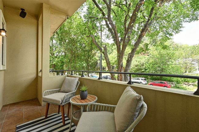 Private outdoor seating | Image 25