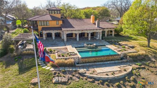 930 Lakeview Trl, Mcqueeney, TX, 78123-3438 | Card Image