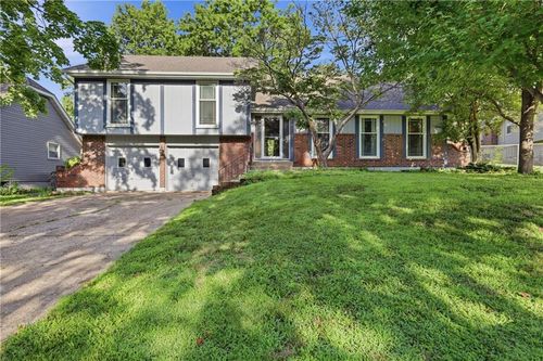 1605 Sw 21st St, Blue Springs, MO, 64015-5222 | Card Image