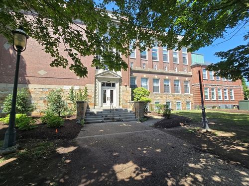 apt-208-130 Beach St, Quincy, MA, 02170-2852 | Card Image