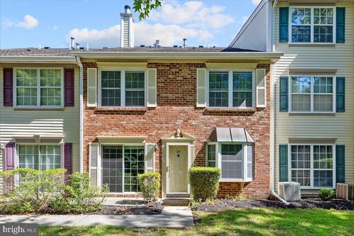 39 Chambord Ct, Hamilton, NJ, 08619-4704 | Card Image