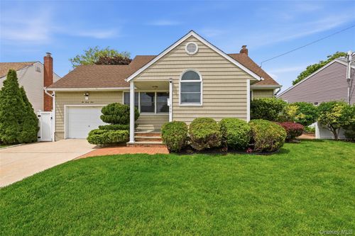 249 N 6th St, Bethpage, NY, 11714-1927 | Card Image