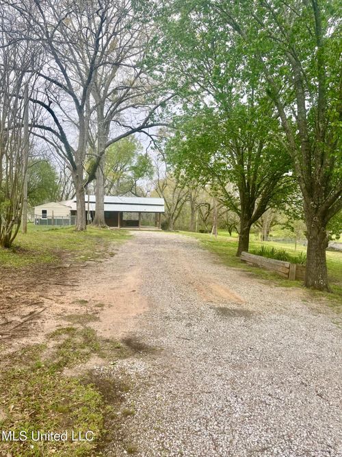 17 B St, Bay Springs, MS, 39422-9799 | Card Image