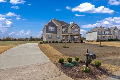 1020 Omega Farms Ln, Williamston, SC, 29697-9711 | Card Image