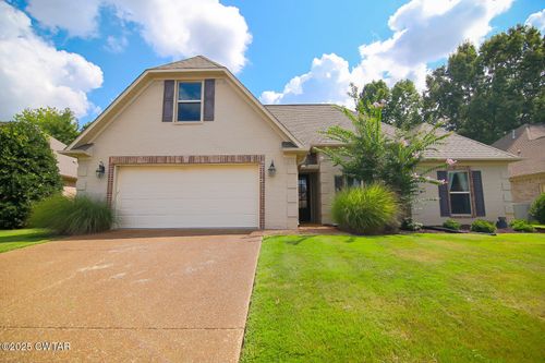 24 Cedar Crest Cv, Jackson, TN, 38305-8033 | Card Image