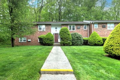 APT-2B - 1123 Waterbury Road, Condo with 1 bedrooms, 1 bathrooms and 2 parking in Cheshire CT | Image 1