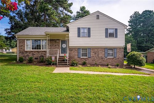 1508 W Tennessee Ave, Crewe, VA, 23930-1043 | Card Image