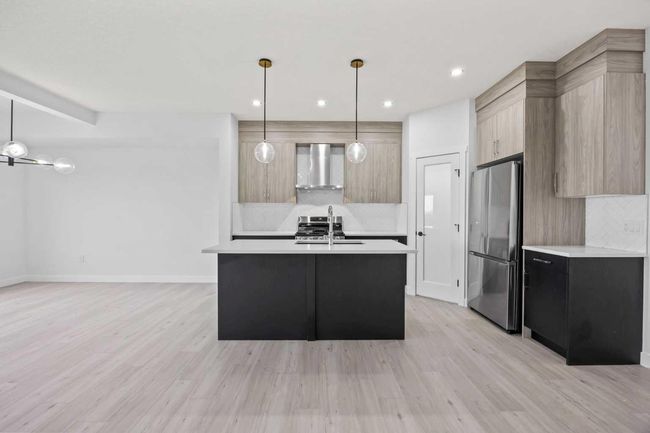 501 Corner Meadows Way Ne, House other with 3 bedrooms, 3 bathrooms and 4 parking in Calgary AB | Image 7