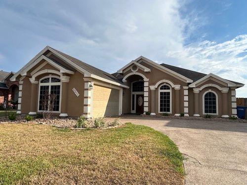 6013 Bobtail Dr, Corpus Christi, TX, 78414-4062 | Card Image