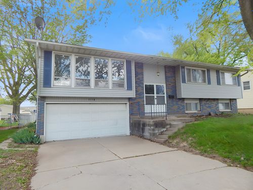 1118 N 13th St, Clinton, IA, 52732-3323 | Card Image