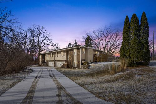 2-870 47th Ave, East Moline, IL, 61244-4273 | Card Image