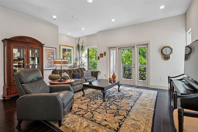 APT-32 - 4111 Newton Ave, Condo with 2 bedrooms, 3 bathrooms and null parking in Dallas TX | Image 5