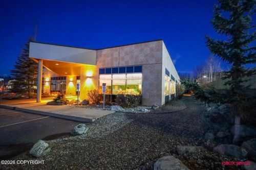 892 E Usa Cir, Wasilla, AK, 99654-7106 | Card Image