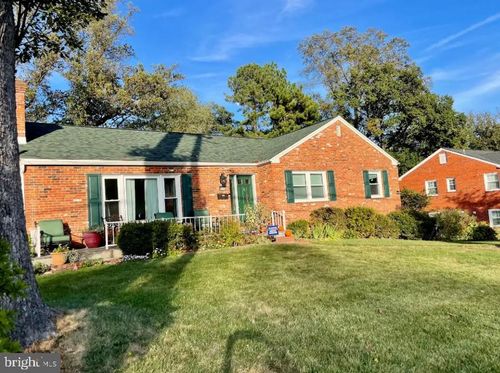 3919 N Chesterbrook Rd, Arlington, VA, 22207-4633 | Card Image