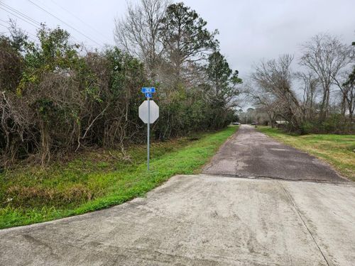 2701 Avenue I, Dickinson, TX, 77539 | Card Image