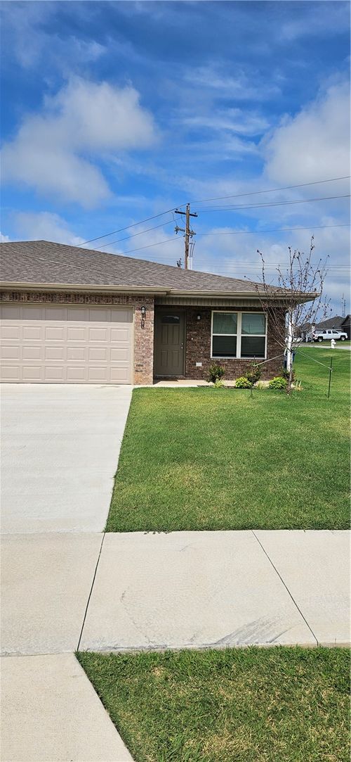 634 69th Avenue, Highfill, AR, 72712 | Card Image