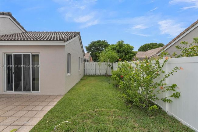 1592 Salerno Cir, House other with 3 bedrooms, 2 bathrooms and null parking in Weston FL | Image 41