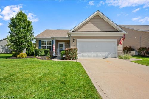 8009 Amberley Dr, Mentor, OH, 44060-6065 | Card Image