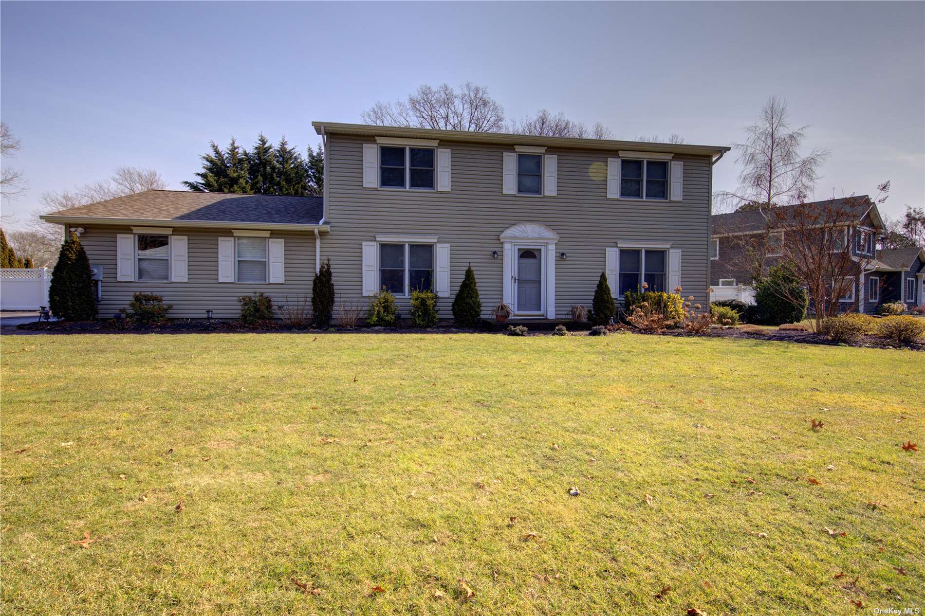 Lincoln Ave, Dix Hills, NY 11746