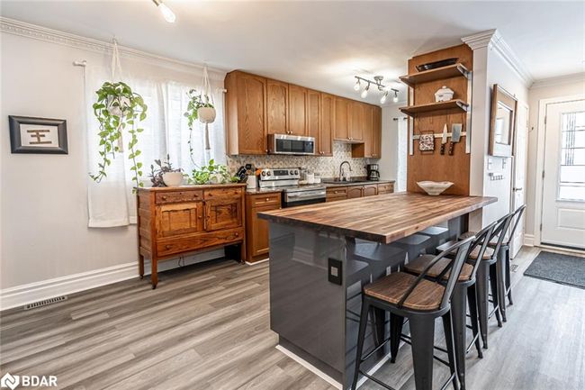 29 Frost Trail, House other with 2 bedrooms, 2 bathrooms and 3 parking in Barrie ON | Image 4