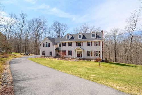 17 Weldon Woods Connecticut Road, New Fairfield, CT, 06812 | Card Image