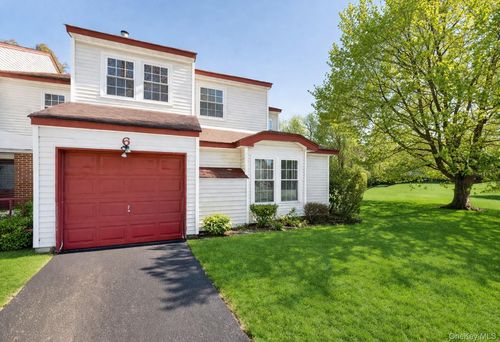 6 Georgian Ct, Coram, NY, 11727-1651 | Card Image