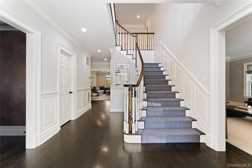 217 Rock Creek Ln, Scarsdale, NY, 10583-7442 | Card Image