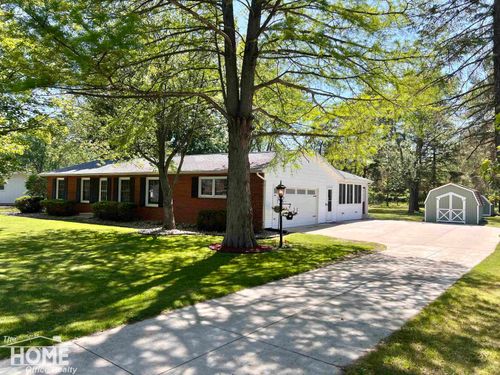 1029 Center St, Owosso, MI, 48867-1419 | Card Image