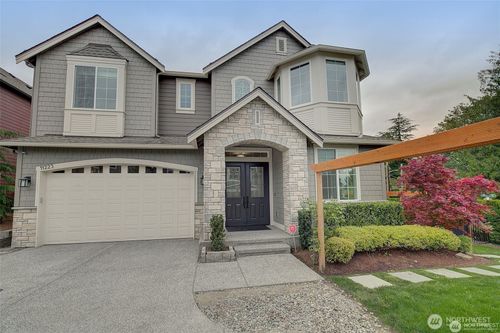 11223 Se 61st Ter, Bellevue, WA, 98006-5045 | Card Image