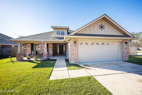 10559 Roundhill Dr, Gulfport, MS, 39503-5587 | Card Image