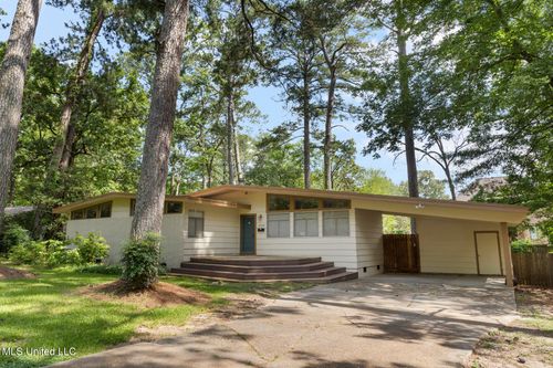 2067 Southwood Rd, Jackson, MS, 39211-6032 | Card Image
