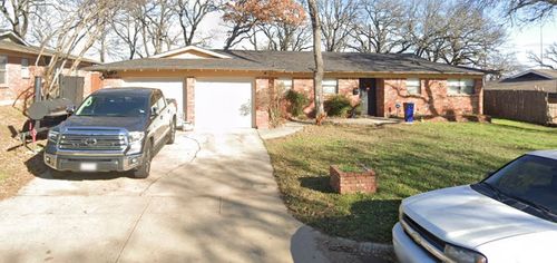 6237 Warrington Pl, Fort Worth, TX, 76112-3129 | Card Image
