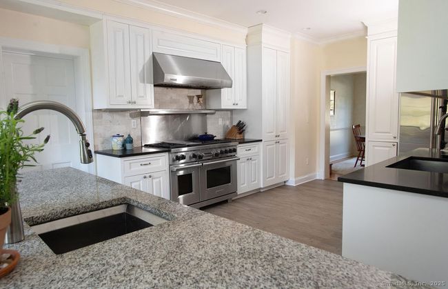 47 Old Norwalk Rd, House other with 4 bedrooms, 3 bathrooms and null parking in New Canaan CT | Image 12